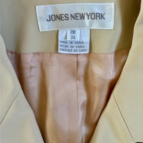 Jones New York Classic Beige Women's Blazer - Picture 4 of 6